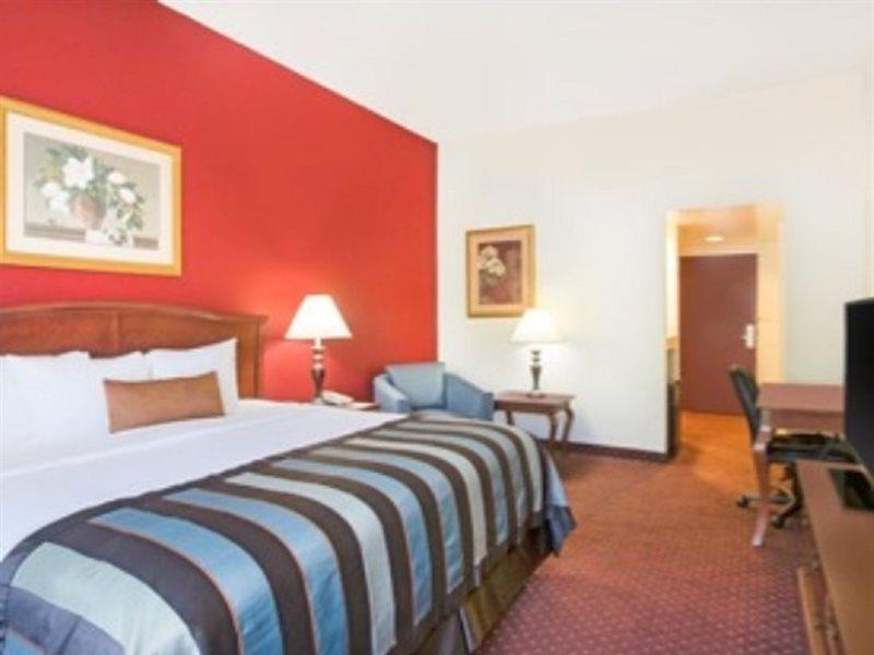 Holiday Inn Express & Suites - Mobile - I-65 By Ihg Buitenkant foto