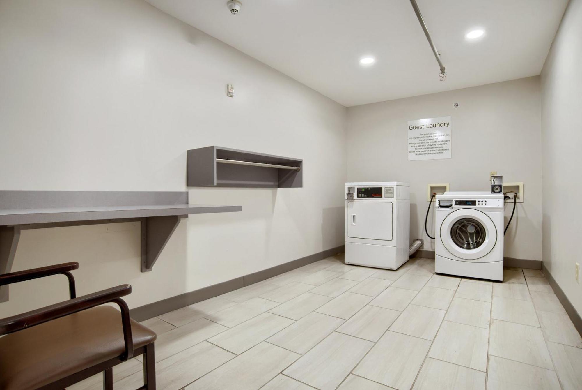 Holiday Inn Express & Suites - Mobile - I-65 By Ihg Buitenkant foto